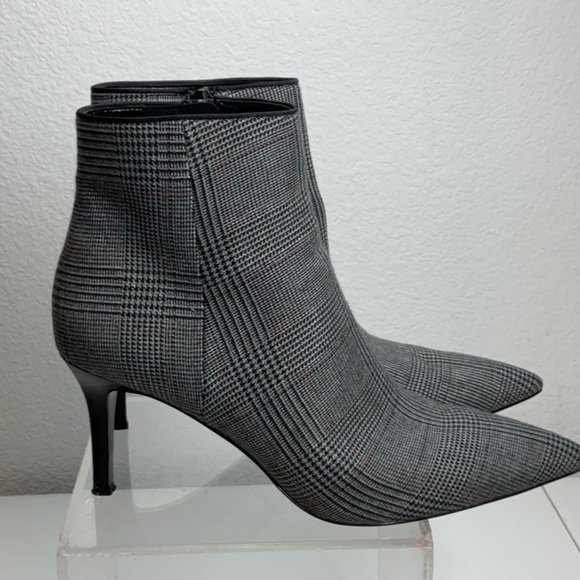 Cabi Dandy Glen Plaid Ankle Booties Gray Black White Red Size 9 - Picture 5 of 10
